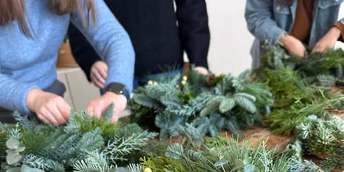 Adventskranzbinden-Workshop in M\u00fcnchen