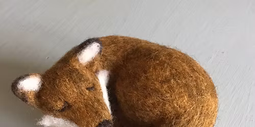 \u00a325 Needlefelt a Sleepy Fox
