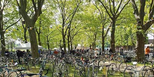 Fahrradmarkt \/\/ Bike Market Prenzlauer Berg \/\/ Am Mauerpark
