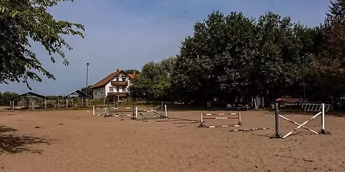 Edz\u0151i tov\u00e1bbk\u00e9pz\u00e9s, vizsgafelk\u00e9sz\u00edt\u0151 \u00e9s gyakorlati nap Janik Attil\u00e1val