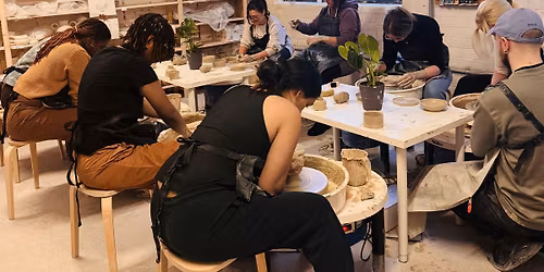 Pottery wheel class for beginners