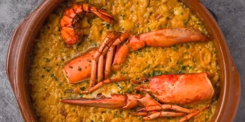 Men\u00fa de arroz con bogavante para 2 en Petit Azca