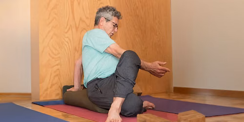 Forward Folds & Twisting Actions — Depth, Release & Inner Awareness