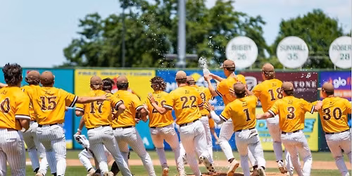 Parking Trine Thunder at US National Under 18 Hockey Team