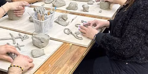 Taller de cer\u00e1mica con vino en WAKU - Barcelona