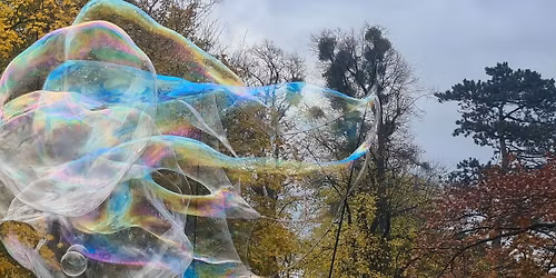 RIESENSEIFENBLASENSHOW