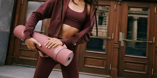 Yoga with Lol\u00eb - Flow of Generosity!