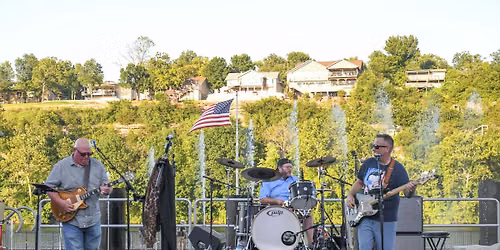 TableRockers Rock out at the Quarter in Eureka Springs!