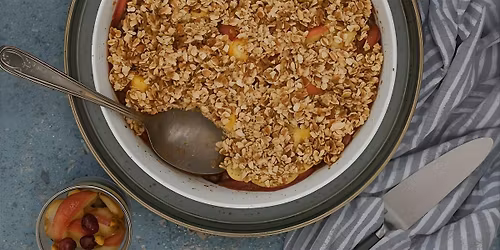 Saut\u00e9 Sizzle Savor: Seasonal Fruit Crisp