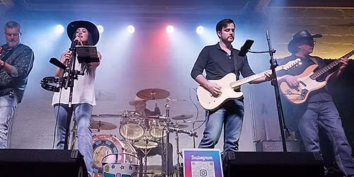 Riskey Wayger @ The Backyard