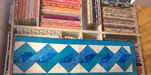 Intermediate Quilting - Twisted Helix Table Runner \/ Bed Runner