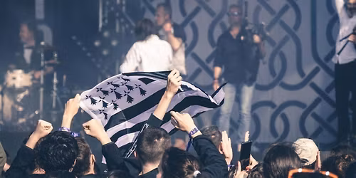 BRETONS | Paris (75) | Caf\u00e9 de la Danse