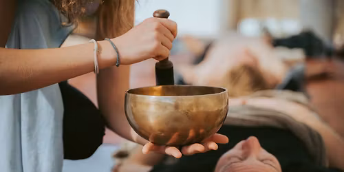 Ritu\u00e1l se sanangou + zvukov\u00e1 l\u00e1ze\u0148