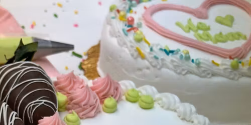 Mothers Day Cake Decorating