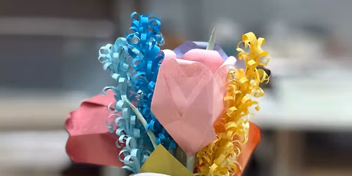 Ceramics Workshop "Fall in Love with Clay: Hand-built Vase!"