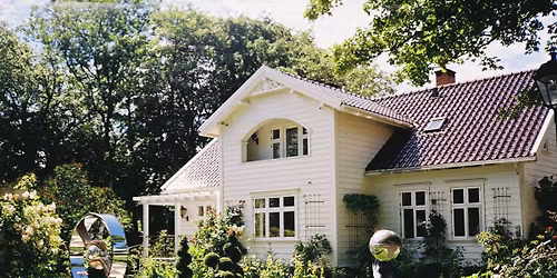 Hagevandring p\u00e5 Bakkeland, House of Bothania,