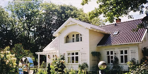 Hagevandring p\u00e5 Bakkeland, House of Bothania,