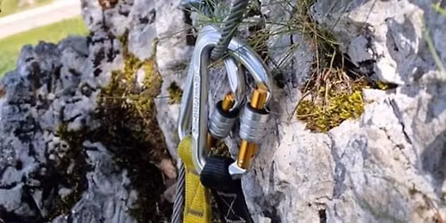 Aventur\u0103 la \u00een\u0103l\u021bime: Via Ferrata \u00eencep\u0103tori