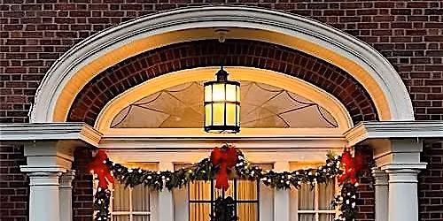 Holiday Tours at Esta Barrett Manor & Gardens
