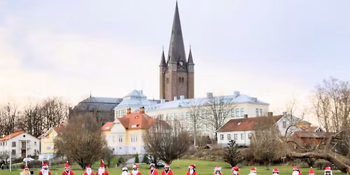 Tomtar på moped, med godisutdelning, lördag 29/11, kl 12:00.