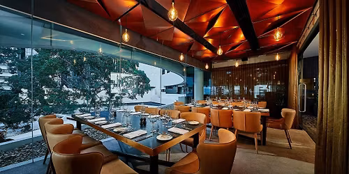 LUX VIP BRIS : Blackbird Dining & Riverside Views
