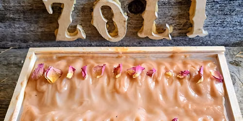 Soap-Making Workshop\/Atelier de Savon chez Crazy 8 Stable
