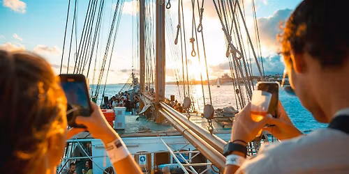 Lisbon Boat Party \/ Amazing sunset sailing tour