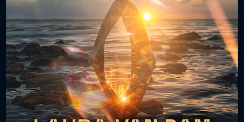 capture at the beach with Laura van Dam & Cosmic Gate