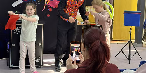 ASN Childrens Magician - Magic Show & Balloon Model *Aberdeen City Council*
