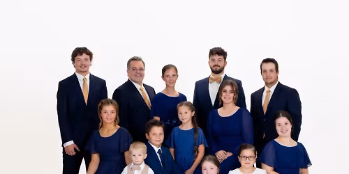 Amos Stoltzfus Family in Lancaster