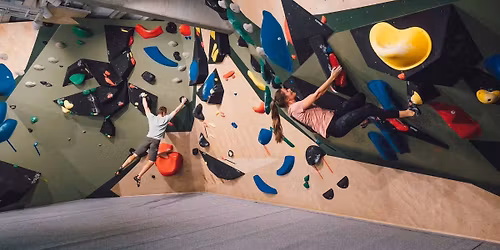 Klatretur til Gneis \/\/ Climbing at Gneis