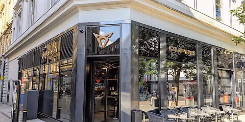 Manchester Fitness Circle Community Run at Cupra City Garage