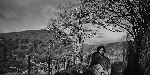 Toby Hay - New music for the 6 and 12 string guitar