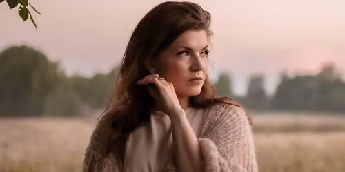 Pajan puistokonsertti, Suvi Ter\u00e4sniska