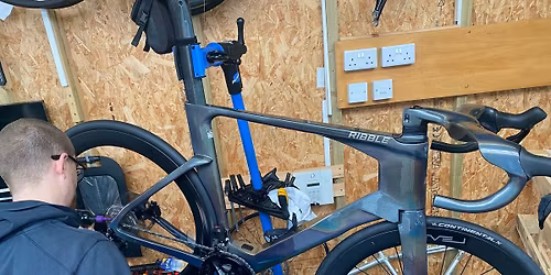 Free bike maintenance course