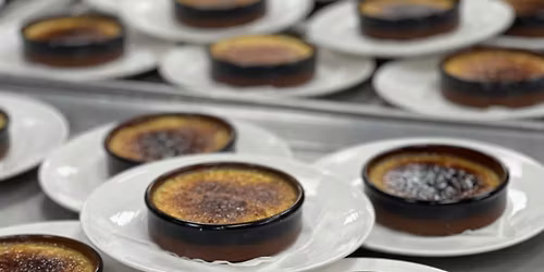 Cr\u00e8me Br\u00fbl\u00e9e baking class