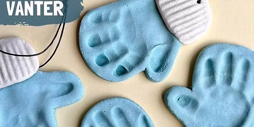 Cozy Craft - Mitten Ornament