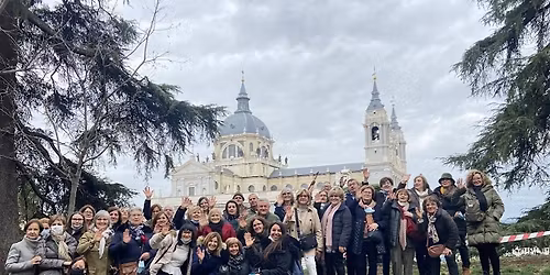 Tour Madrid con gata aut\u00e9ntica - \u00a1Historia + tapas!