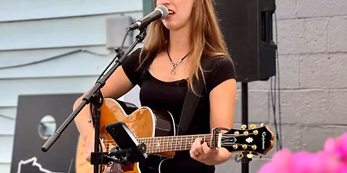 Lindsay Shanks at Coffeeville Company (Brookfield)