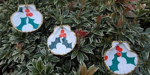 Festive shell decoupage workshop
