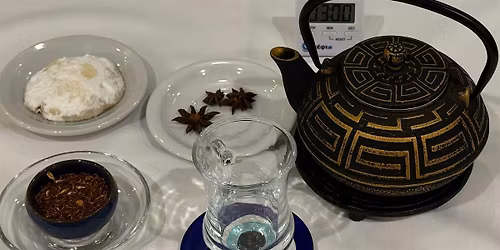 Entre el vapor del t\u00e9 y la bruma del caf\u00e9