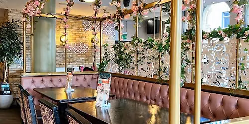 Solo Girls Bottomless Brunch