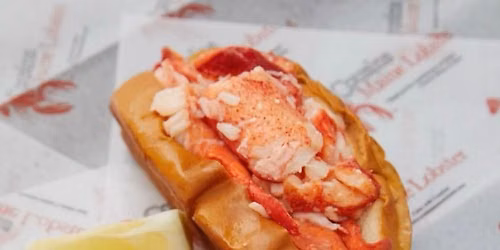 Cousins Maine Lobster at Latitude 42 Taphouse