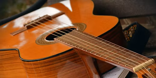 Cours d\u2019introduction \u00e0 la guitare  