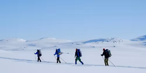 DNT Unge Vaksne: V\u00e5r-topptur til Bl\u00e5skavlen