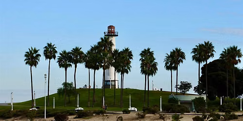 Long Beach Scavenger Hunt Walking Tour & Game