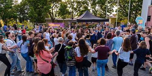 HAPPY MONDAY FILMPREMIERE - WJESO\u0141A P\u00d3ND\u0179ELA