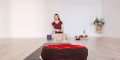 AusZEIT Aroma Yoga trifft Soundbath