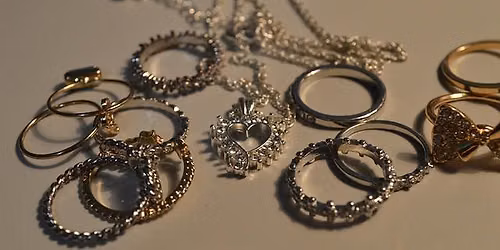 The Magic of Carbon: The many facets of jewelry making.