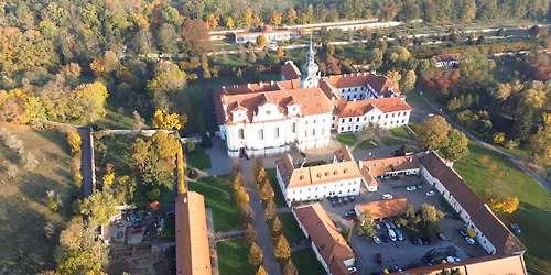 Komentovan\u00e1 archeologick\u00e1 exkurze: B\u0159evnovsk\u00fd kl\u00e1\u0161ter